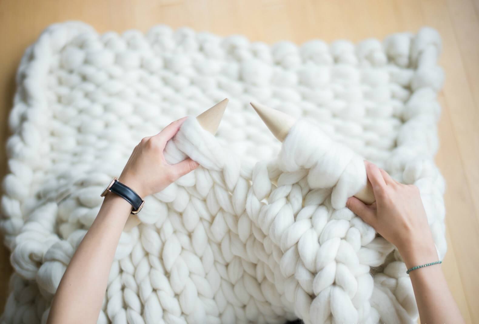 Luxurious Throw Blanket Knitting Pattern – IKCrochet